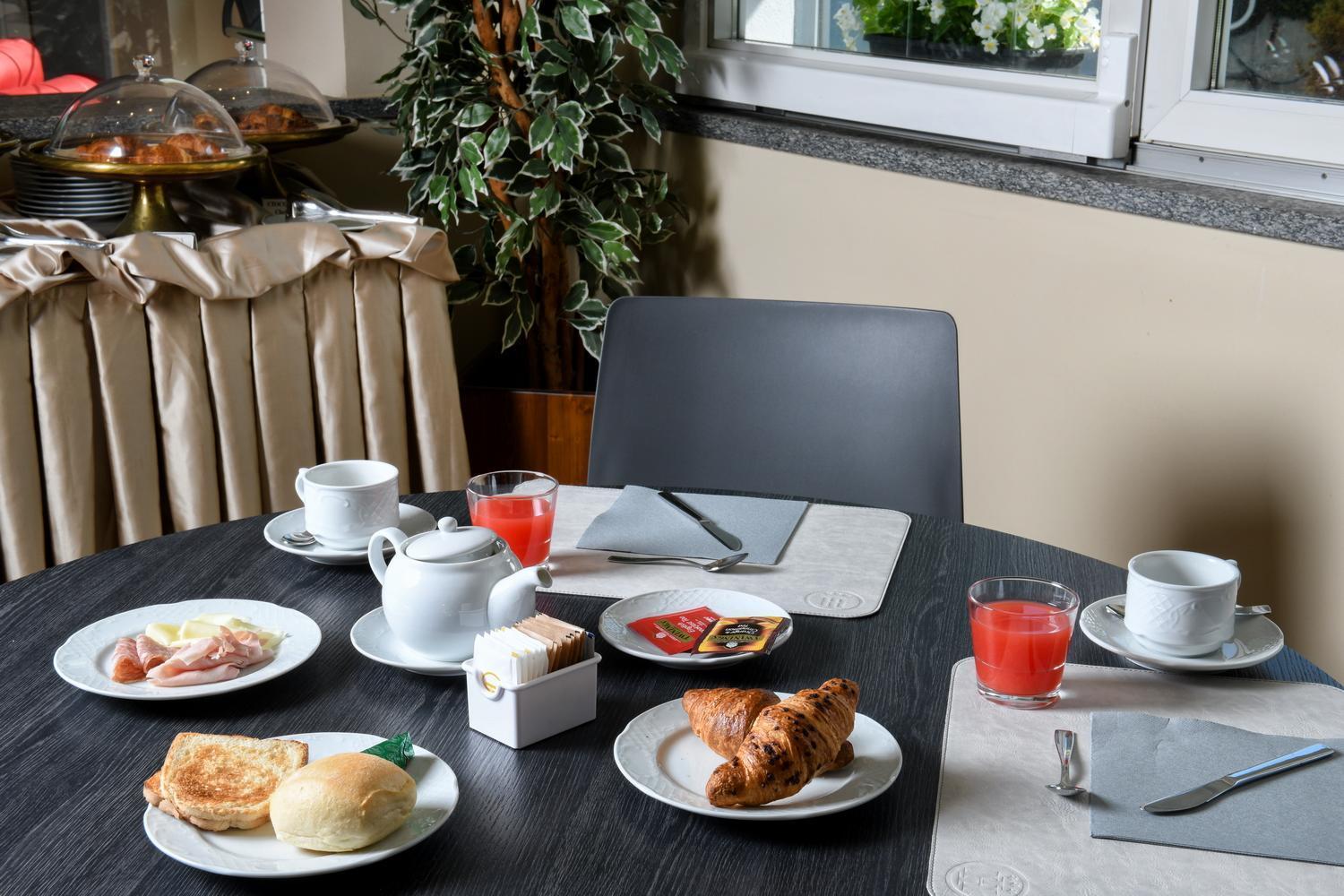 Hotel Internazionale Домодоссола Экстерьер фото
