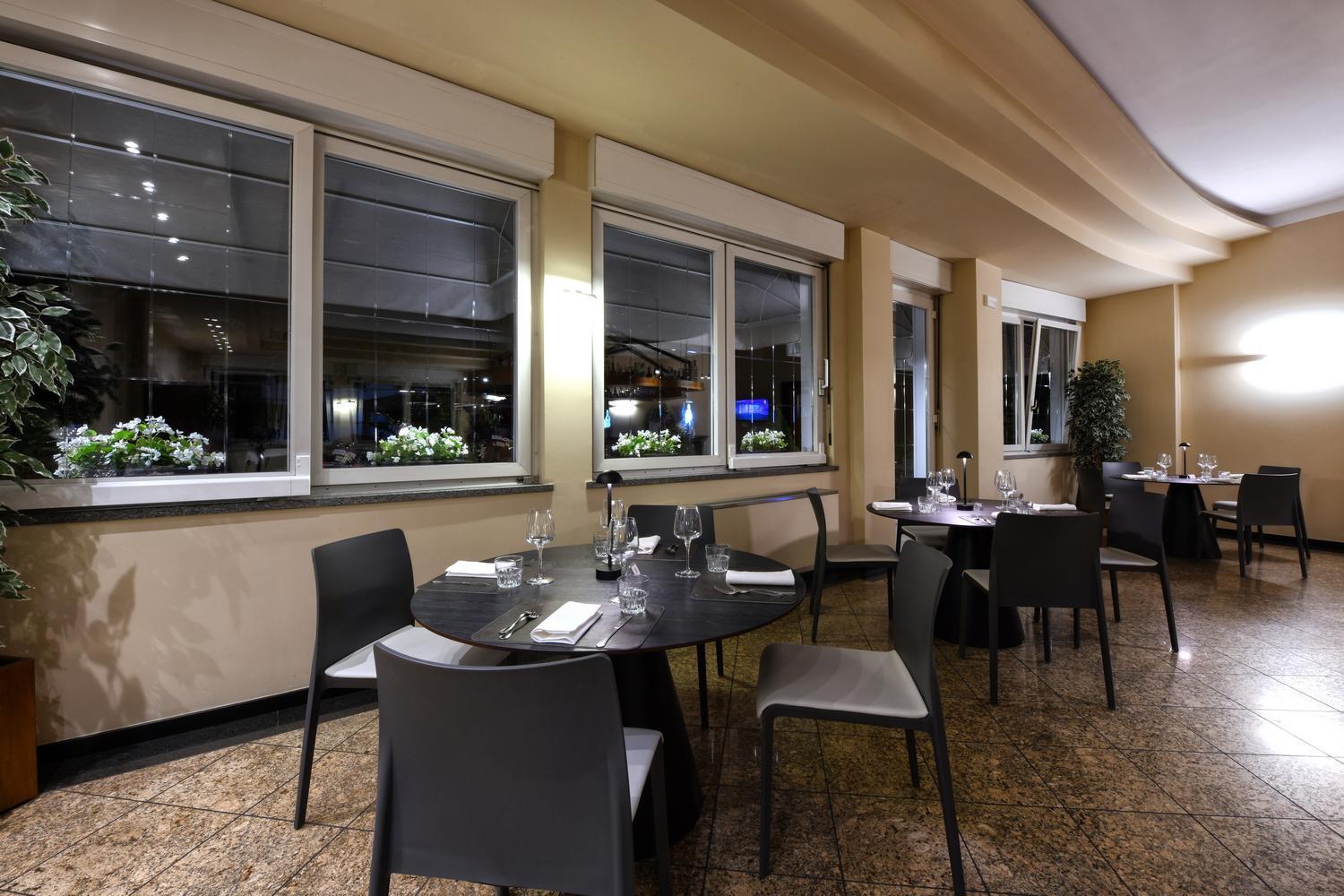 Hotel Internazionale Домодоссола Экстерьер фото